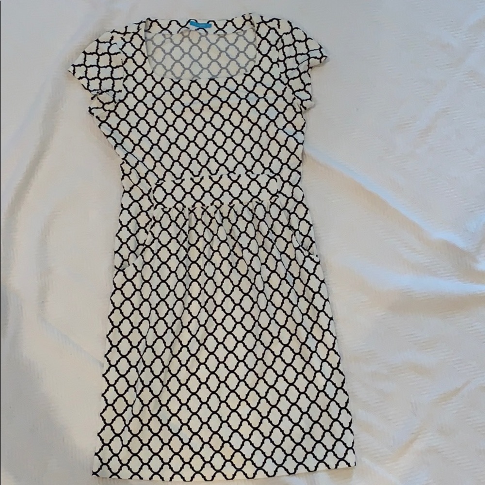 J McLaughlin Beige Black Abstract Geometric Print Sleeveless Sheath Dress Sz XS main image 1
